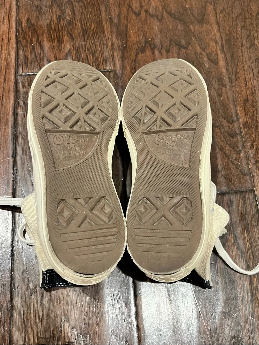 Come Des Garçons Play x Converse Chuck Unisex’s Sneakers